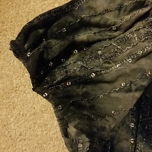 Short sleeved peasant sequined top - Picture 3 of 6